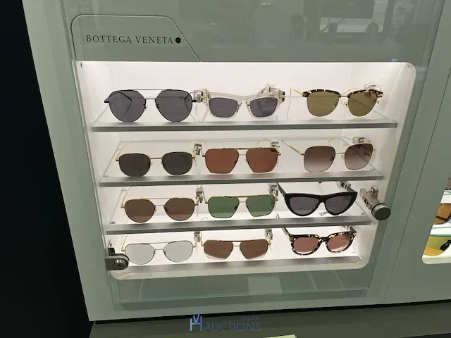 Plm 145 zonnebrillen chloe, prada, bvlgari - afbeelding 14 van  19