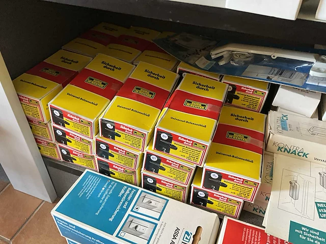 Plm 148 diverse raam-/venster-/poortsloten - afbeelding 8 van  16