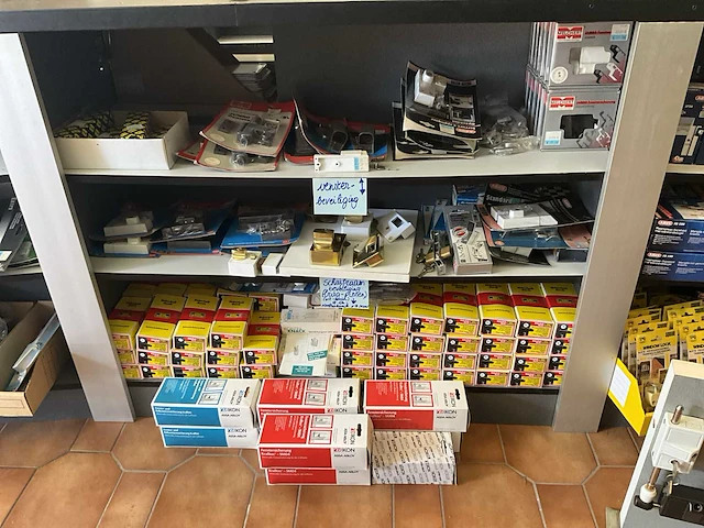 Plm 148 diverse raam-/venster-/poortsloten - afbeelding 10 van  16