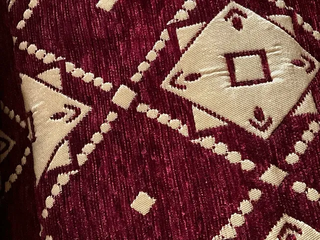 Plm 168 diverse houten poefs, voorzien van stoffen/fluwelen bekleding - afbeelding 4 van  5