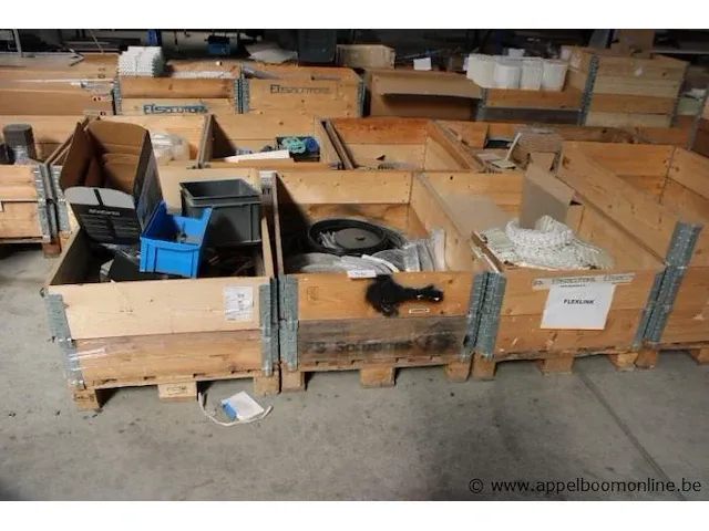 Plm 19 palletten inh div onderdelen wo kettingen, schakelbanden, snaartransport, enz - afbeelding 2 van  9