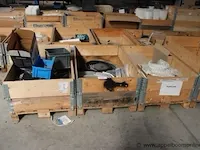 Plm 19 palletten inh div onderdelen wo kettingen, schakelbanden, snaartransport, enz - afbeelding 2 van  9