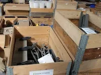 Plm 19 palletten inh div onderdelen wo kettingen, schakelbanden, snaartransport, enz - afbeelding 3 van  9