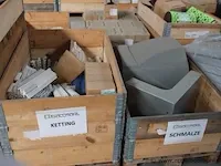 Plm 19 palletten inh div onderdelen wo kettingen, schakelbanden, snaartransport, enz - afbeelding 4 van  9