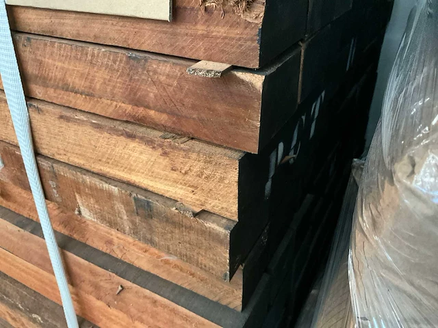 Plm 1.9m3 tropisch hardhout timborana - afbeelding 2 van  5
