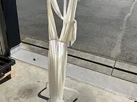 Plm 20 witte kleedjes may - afbeelding 1 van  5