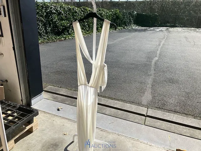 Plm 20 witte kleedjes may - afbeelding 2 van  5