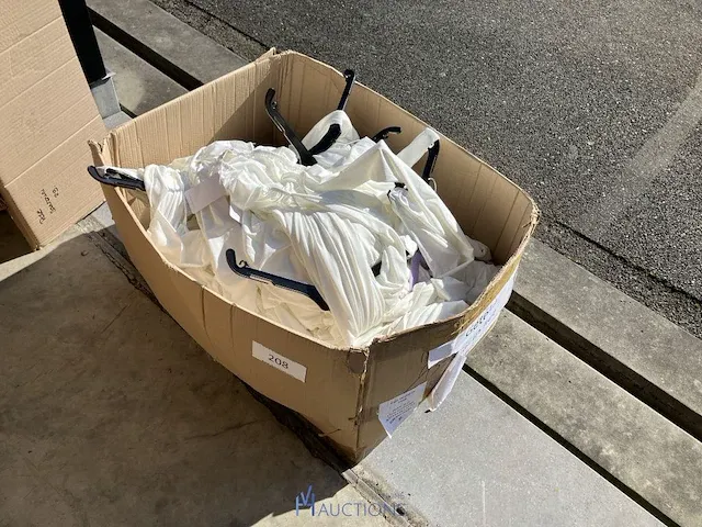 Plm 20 witte kleedjes may - afbeelding 5 van  5