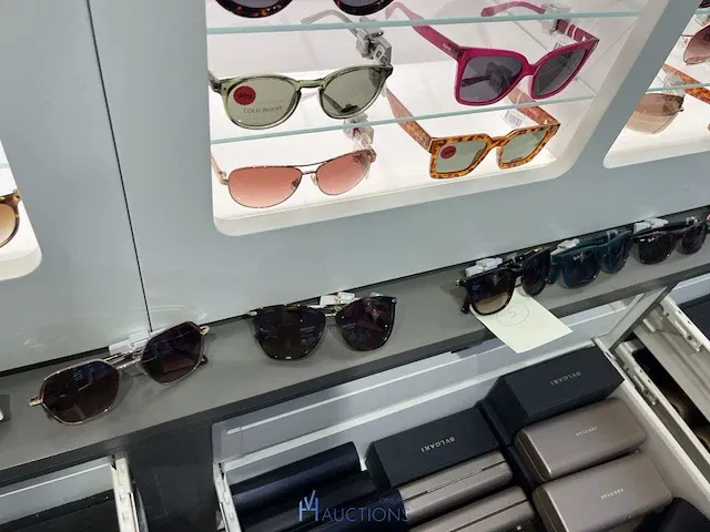 Plm 200 zonnebrillen rayban, prada, gucci - afbeelding 27 van  35