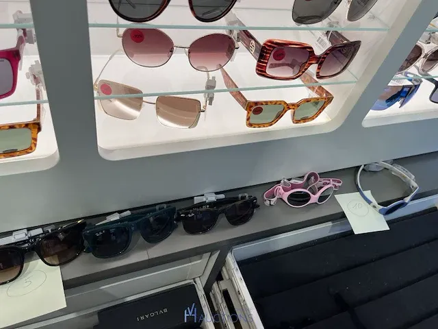 Plm 200 zonnebrillen rayban, prada, gucci - afbeelding 28 van  35