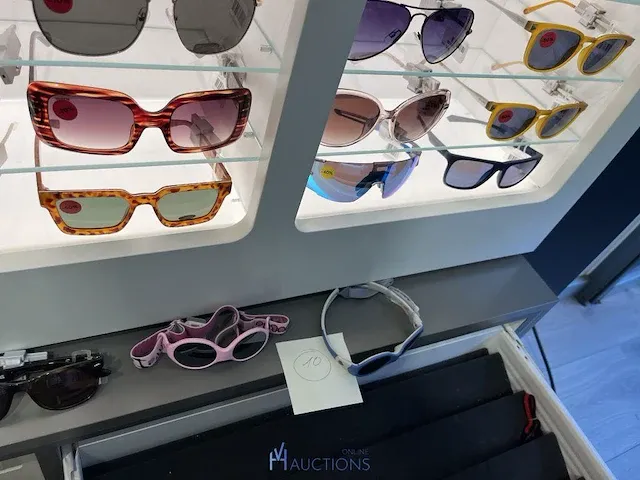 Plm 200 zonnebrillen rayban, prada, gucci - afbeelding 29 van  35