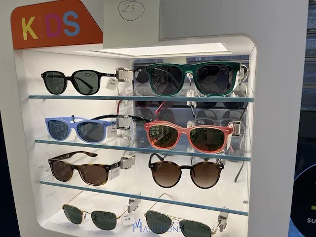Plm 200 zonnebrillen rayban, prada, gucci - afbeelding 30 van  35
