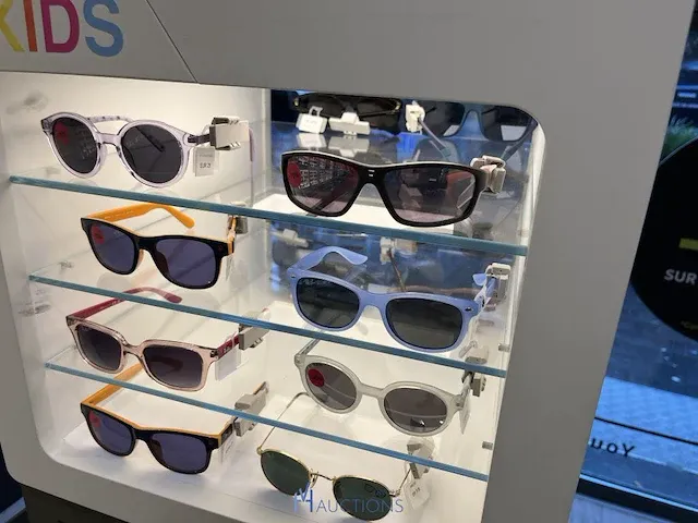 Plm 200 zonnebrillen rayban, prada, gucci - afbeelding 31 van  35