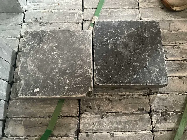 Plm 20,96m2 antieke blauwsteen 20x20x5cm - afbeelding 1 van  3