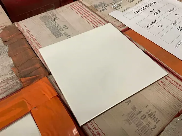 Plm 21m2 keramische wandtegel tau bernina - afbeelding 1 van  5