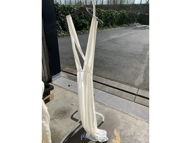 Plm 22 witte kleedjes may - afbeelding 1 van  6