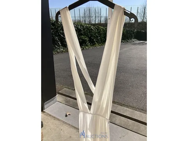 Plm 22 witte kleedjes may - afbeelding 2 van  6