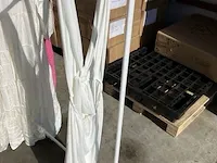 Plm 22 witte kleedjes may - afbeelding 4 van  6
