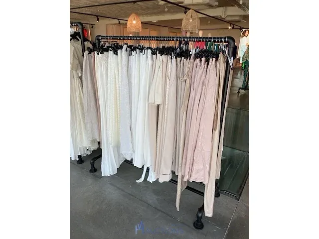 Plm 230 stuks diverse dameskledij elli white, may, kilky, enz - afbeelding 5 van  12