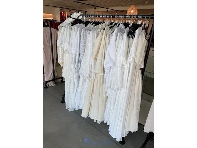 Plm 230 stuks diverse dameskledij elli white, may, kilky, enz - afbeelding 6 van  12