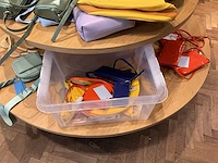 Plm 2358 diverse kledingstuks esprit - afbeelding 177 van  240