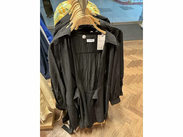 Plm 2358 diverse kledingstuks esprit - afbeelding 209 van  240
