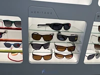 Plm 242 diverse zonnebrillen waaronder polaroid, rayban, gucci, enz - afbeelding 10 van  50