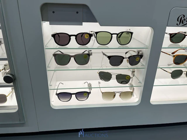 Plm 242 diverse zonnebrillen waaronder polaroid, rayban, gucci, enz - afbeelding 25 van  50