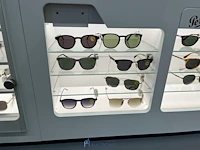 Plm 242 diverse zonnebrillen waaronder polaroid, rayban, gucci, enz - afbeelding 25 van  50