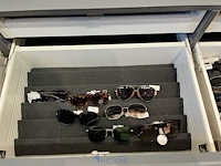 Plm 242 diverse zonnebrillen waaronder polaroid, rayban, gucci, enz - afbeelding 39 van  50