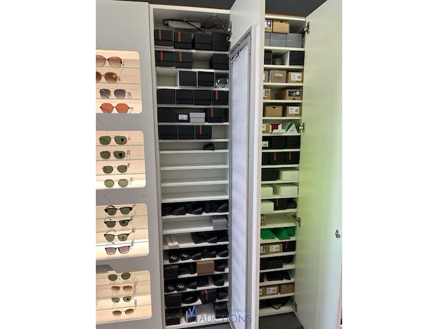 Plm 242 diverse zonnebrillen waaronder polaroid, rayban, gucci, enz - afbeelding 42 van  50