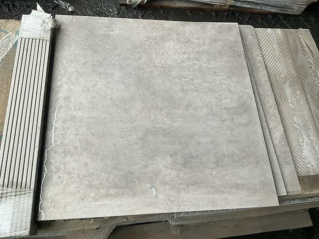 Plm 24,40 m2 porseleinen tegels porcelanato 60x60 cm - afbeelding 1 van  9