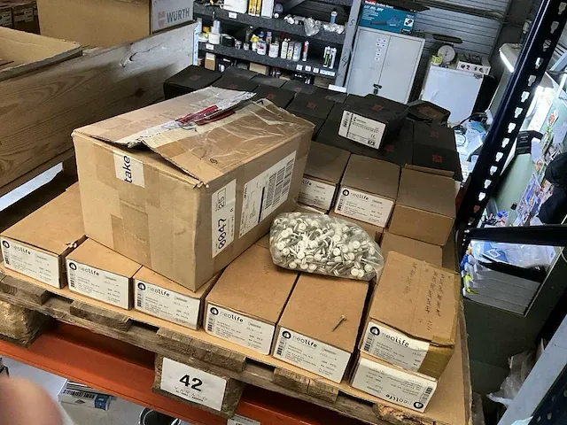 Plm 25000 diverse schroeven neolife en vetisol - afbeelding 8 van  8
