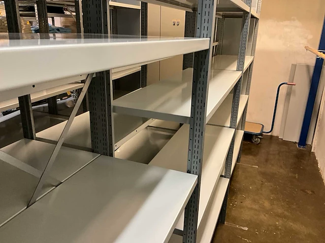 Plm 31 lpm diverse metalen stelling - afbeelding 9 van  29