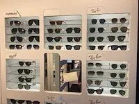 Plm 310 diverse zonnenbrillen waaronder boss, rayban, gucci, enz - afbeelding 11 van  14