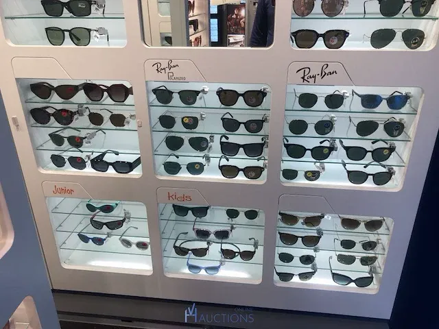 Plm 310 diverse zonnenbrillen waaronder boss, rayban, gucci, enz - afbeelding 12 van  14