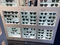 Plm 310 diverse zonnenbrillen waaronder boss, rayban, gucci, enz - afbeelding 12 van  14