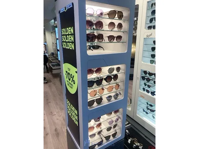 Plm 310 diverse zonnenbrillen waaronder boss, rayban, gucci, enz - afbeelding 13 van  14