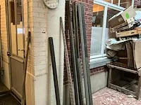 Plm. 33 diverse metalen hoekprofielen - afbeelding 1 van  7