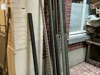 Plm. 33 diverse metalen hoekprofielen - afbeelding 3 van  7