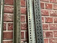 Plm. 33 diverse metalen hoekprofielen - afbeelding 6 van  7