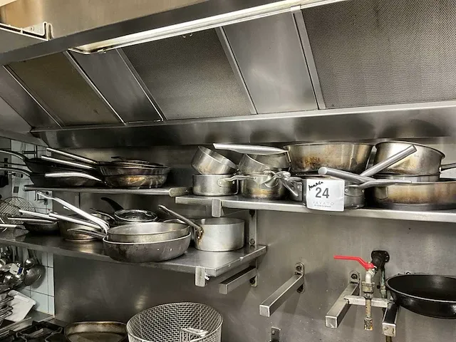 Plm 33 diverse steelpannen waaronder fissler - afbeelding 1 van  7
