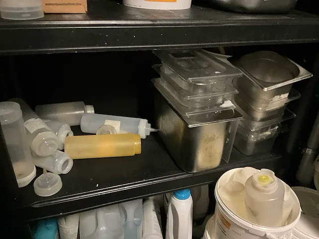 Plm 34 diverse gastronorm bakken en enig keukengerei - afbeelding 13 van  18