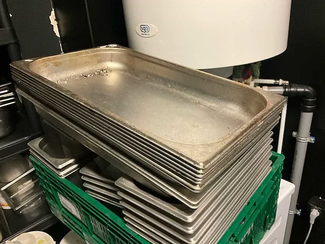 Plm 34 diverse gastronorm bakken en enig keukengerei - afbeelding 14 van  18