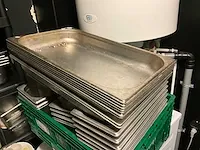 Plm 34 diverse gastronorm bakken en enig keukengerei - afbeelding 14 van  18