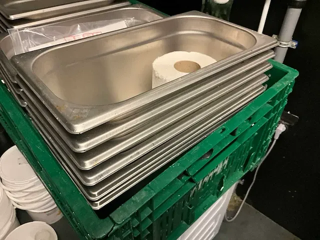 Plm 34 diverse gastronorm bakken en enig keukengerei - afbeelding 16 van  18