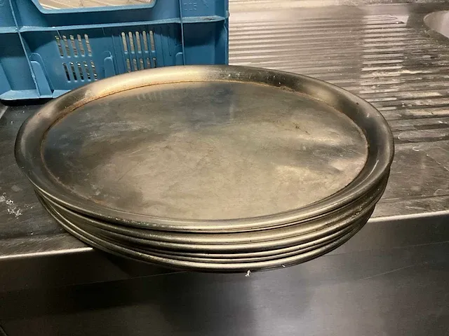 Plm 34 diverse gastronorm bakken en enig keukengerei - afbeelding 17 van  18