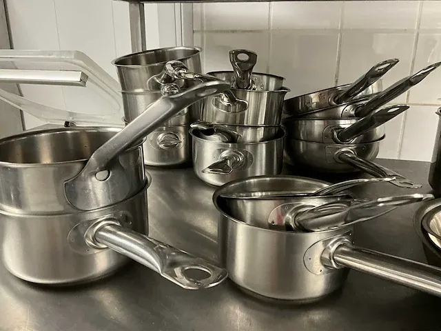 Plm 34 diverse steelpannen en steelpotten - afbeelding 5 van  6