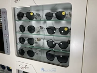 Plm 345 diverse zonnebrillen waaronder boss, rayban, gucci, enz - afbeelding 40 van  83