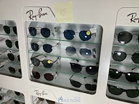 Plm 345 diverse zonnebrillen waaronder boss, rayban, gucci, enz - afbeelding 44 van  83